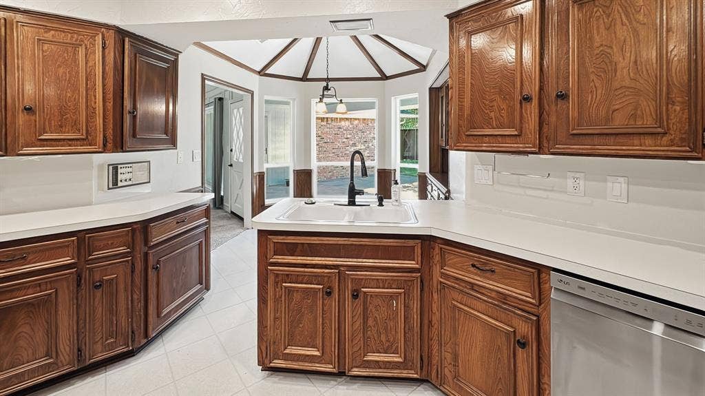 3526 S Echo Trail, Plano, TX 75023 Kitchen & Breakfast Nook