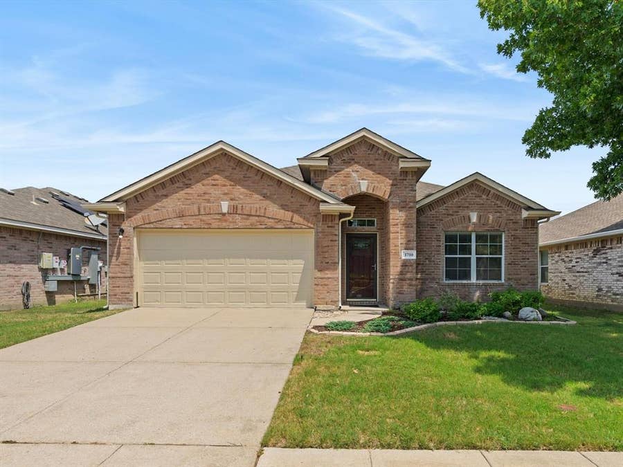 Property photo for 1710 Twin Hills Way, Princeton, TX