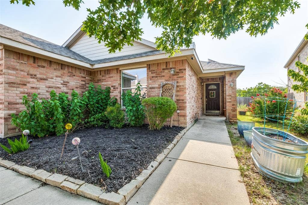 5440 Cameron Drive, Grand Prairie, TX 75052 5440 Cameron Drive, Grand Prairie, TX 75052
