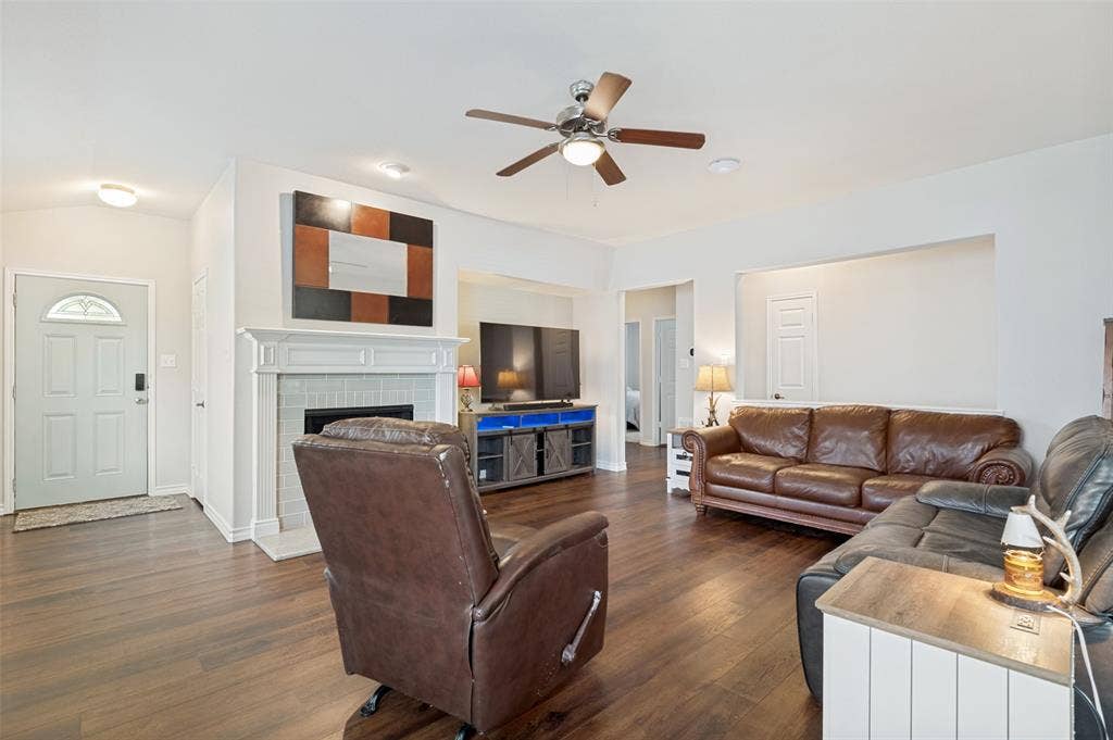 5440 Cameron Drive, Grand Prairie, TX 75052 5440 Cameron Drive, Grand Prairie, TX 75052