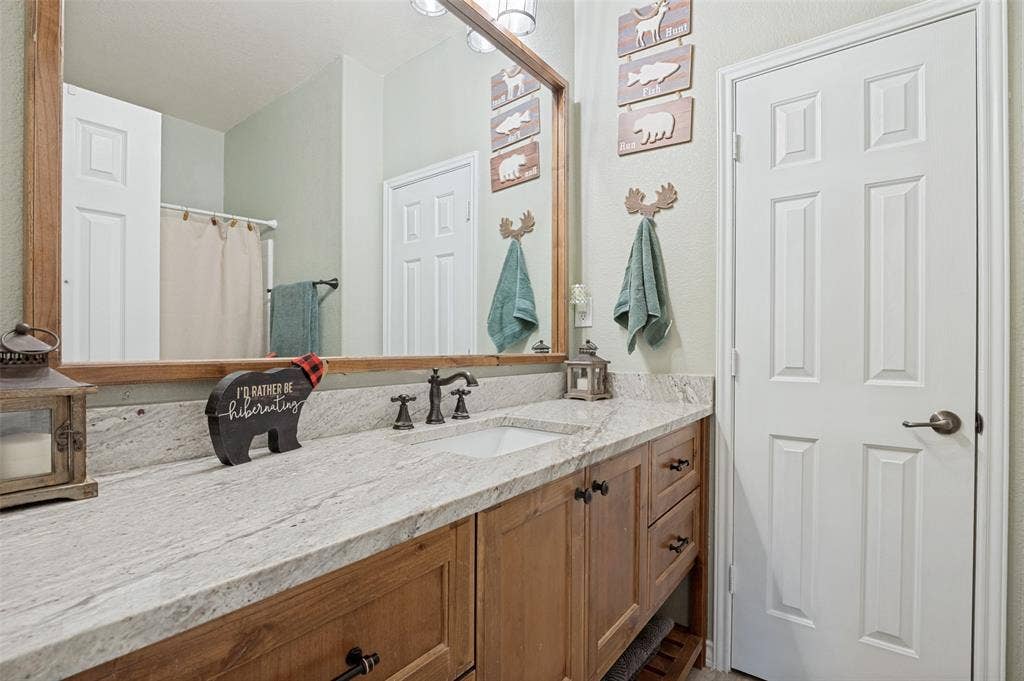 5440 Cameron Drive, Grand Prairie, TX 75052 5440 Cameron Drive, Grand Prairie, TX 75052