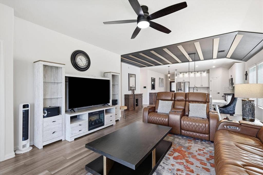 2109 Draco Drive, Haslet, TX 76052 2109 Draco Drive, Haslet, TX 76052