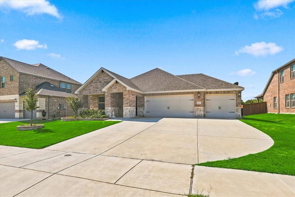 2109 Draco Drive, Haslet, TX 76052 2109 Draco Drive, Haslet, TX 76052