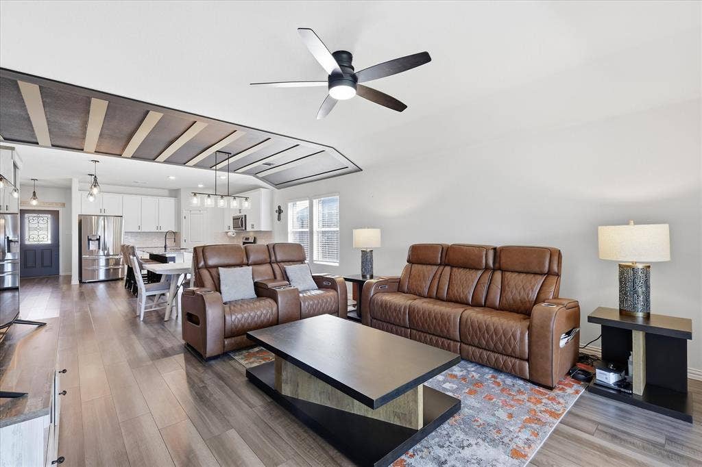 2109 Draco Drive, Haslet, TX 76052 2109 Draco Drive, Haslet, TX 76052