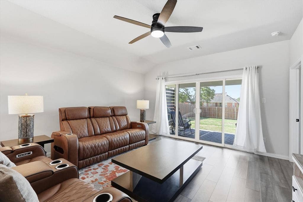 2109 Draco Drive, Haslet, TX 76052 2109 Draco Drive, Haslet, TX 76052