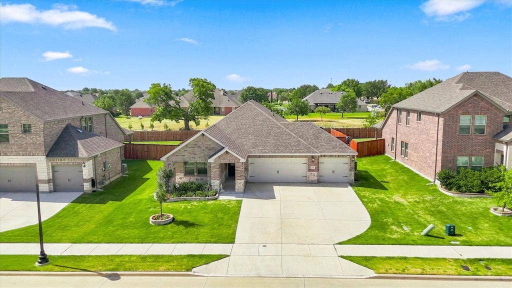 2109 Draco Drive, Haslet, TX 76052 2109 Draco Drive, Haslet, TX 76052