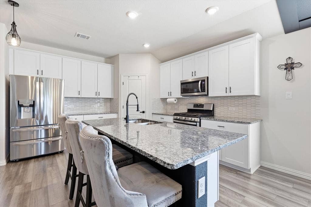 2109 Draco Drive, Haslet, TX 76052 2109 Draco Drive, Haslet, TX 76052