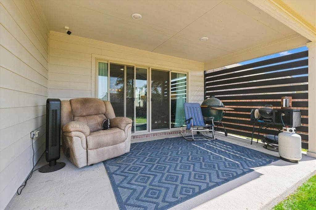 2109 Draco Drive, Haslet, TX 76052 2109 Draco Drive, Haslet, TX 76052