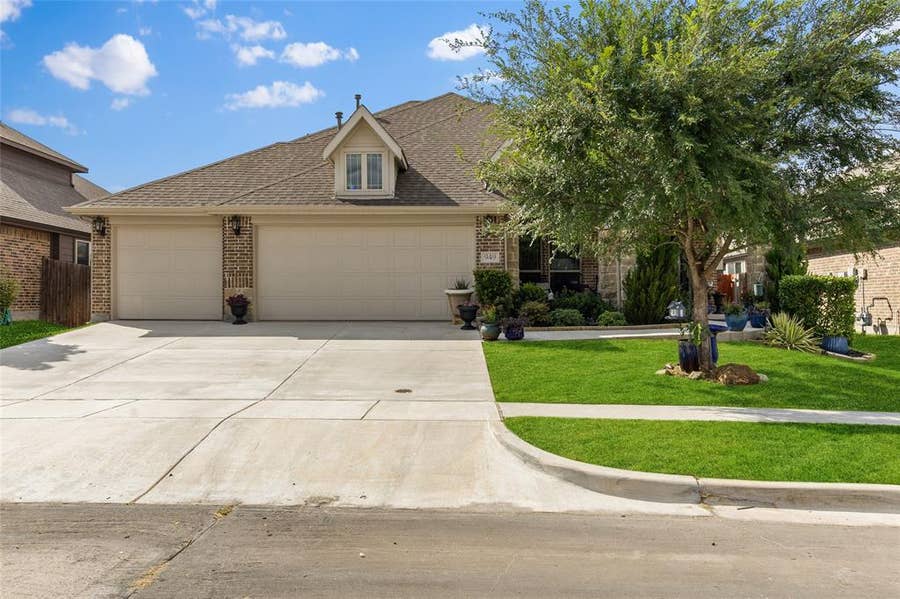 Property photo for 949 Mangrove Drive, Fate, TX