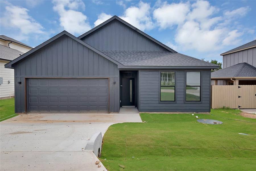 Property photo for 5700 Barkridge Drive, Granbury, TX