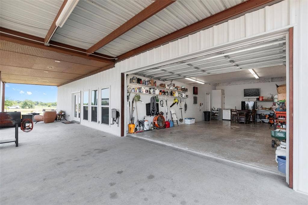620 Ewing Road, Ferris, TX 75125 37x17 Big!