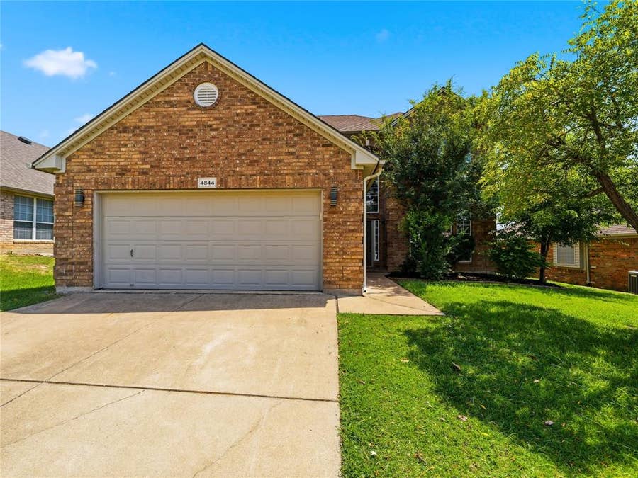 Property photo for 4844 Jodi Drive, Fort Worth, TX