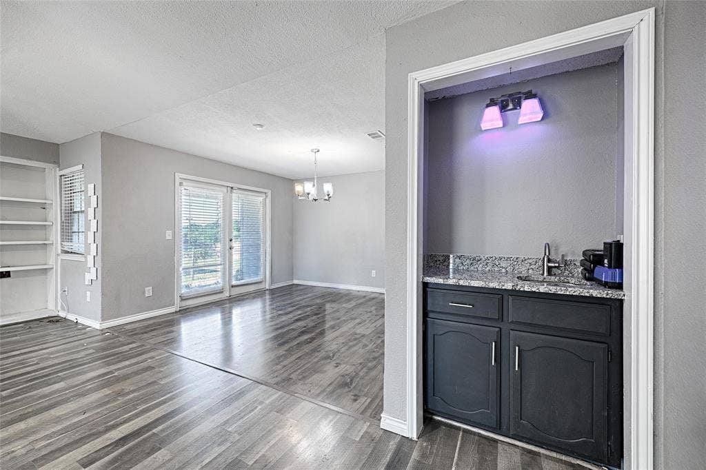 1223 Sequoia Drive, DeSoto, TX 75115 1223 Sequoia Drive, DeSoto, TX 75115