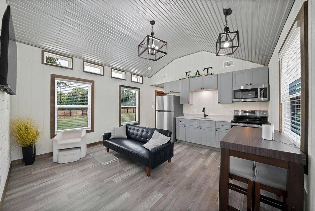 5600 Bennett Lawson Road, Mansfield, TX 76063