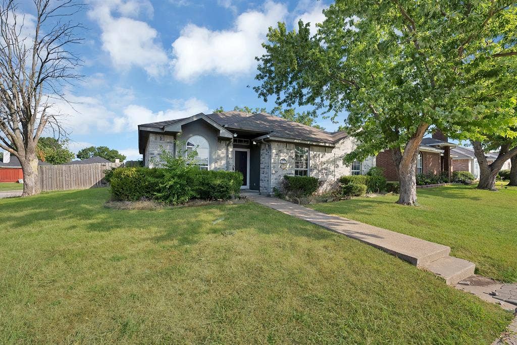 2137 Emerald Oaks, Mesquite, TX 75181 2137 Emerald Oaks, Mesquite, TX 75181