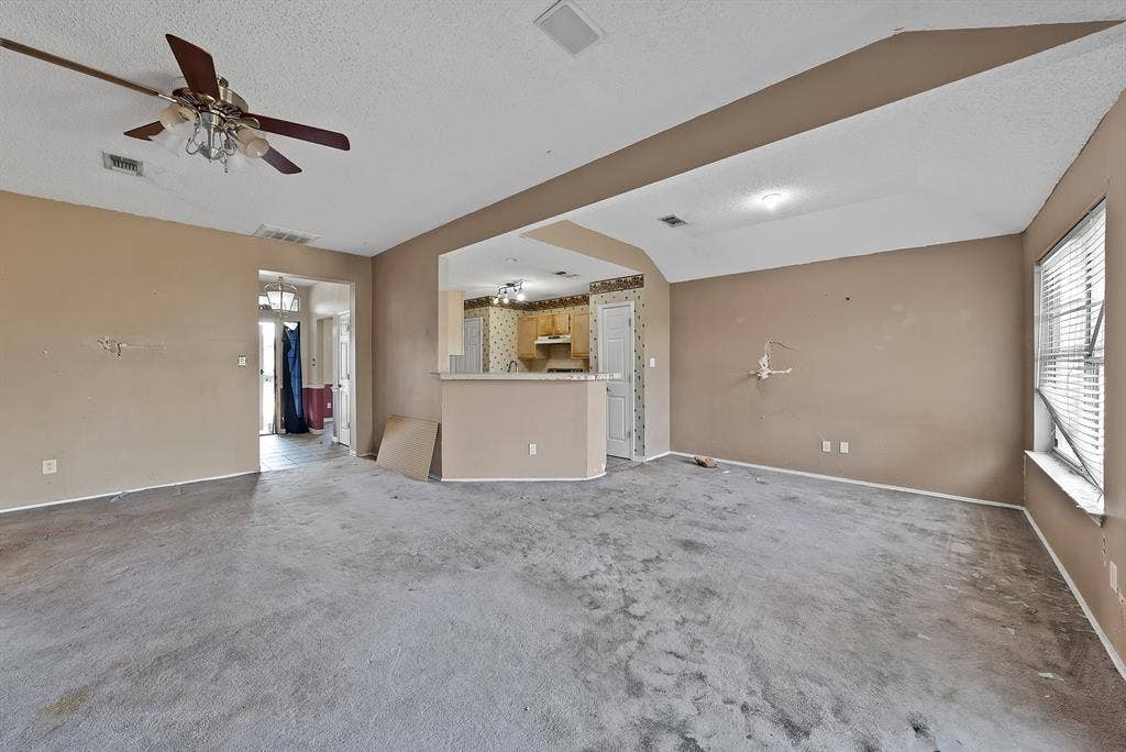 2137 Emerald Oaks, Mesquite, TX 75181 2137 Emerald Oaks, Mesquite, TX 75181