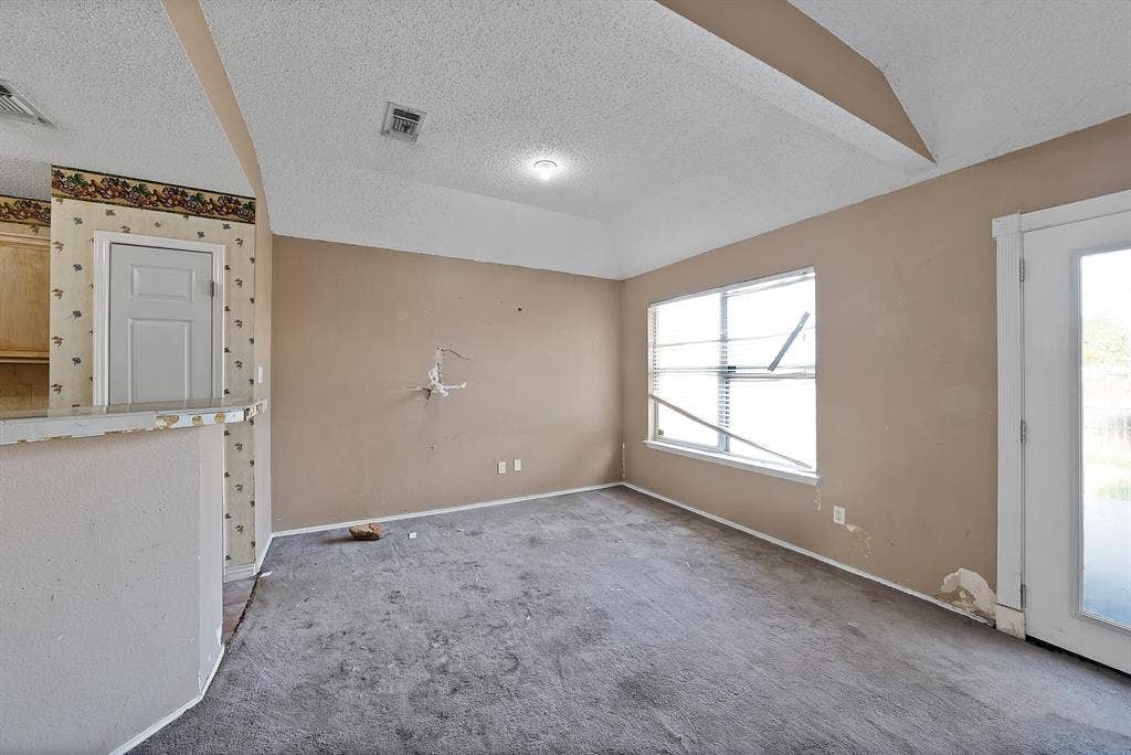 2137 Emerald Oaks, Mesquite, TX 75181 2137 Emerald Oaks, Mesquite, TX 75181