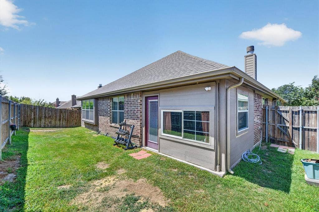 220 Carson Drive, Waxahachie, TX 75167 220 Carson Drive, Waxahachie, TX 75167