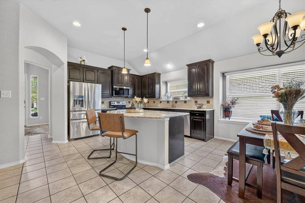 220 Carson Drive, Waxahachie, TX 75167 220 Carson Drive, Waxahachie, TX 75167