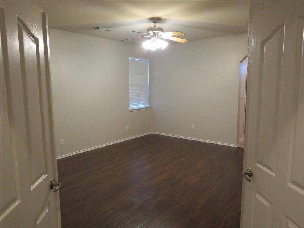8004 Ranchvale Lane, Arlington, TX 76002 8004 Ranchvale Lane, Arlington, TX 76002