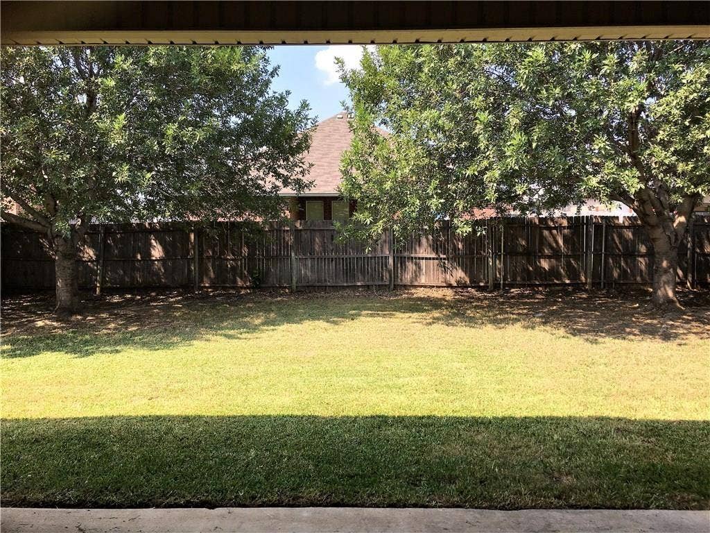8004 Ranchvale Lane, Arlington, TX 76002 8004 Ranchvale Lane, Arlington, TX 76002