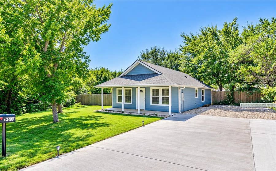 Property photo for 903 Comanche Cove Drive, Granbury, TX