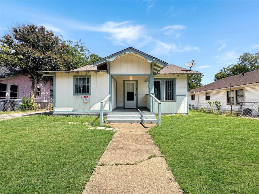 Property photo for 1427 Claude Street, Dallas, TX
