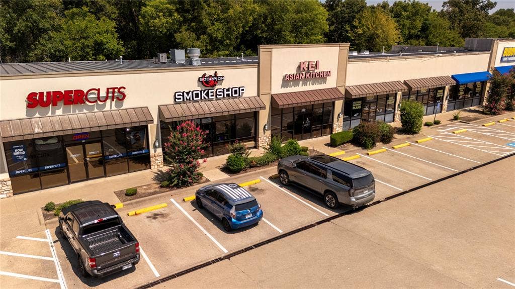 210/220 CRESTWAY Drive, Athens, TX 75751 210/220 CRESTWAY Drive, Athens, TX 75751