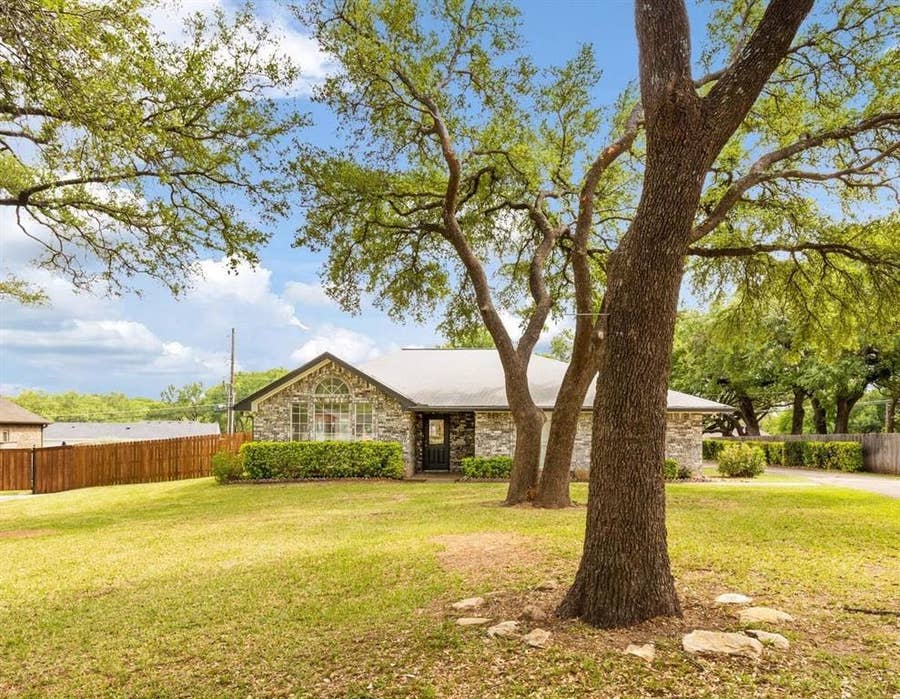Property photo for 5313 Mission Circle, De Cordova, TX