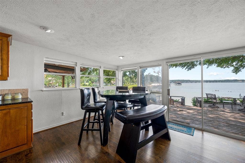 211 Lake Front Drive, Mabank, TX 75156