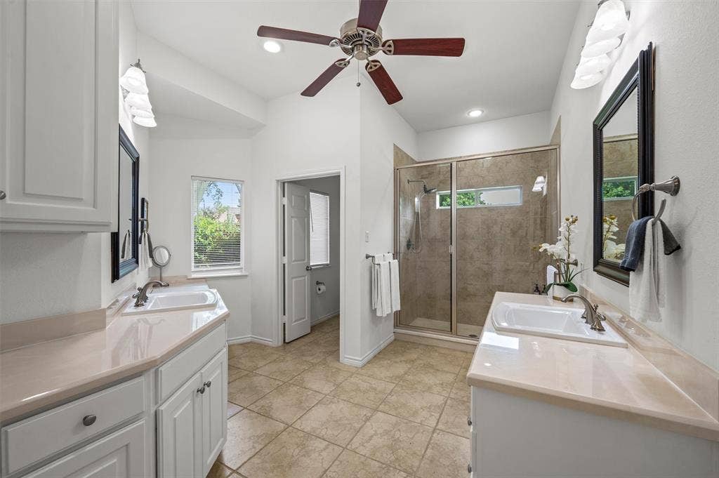 211 Lake Front Drive, Mabank, TX 75156