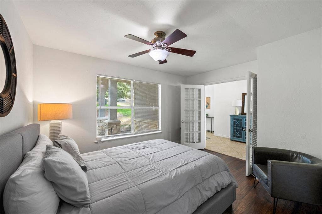 211 Lake Front Drive, Mabank, TX 75156