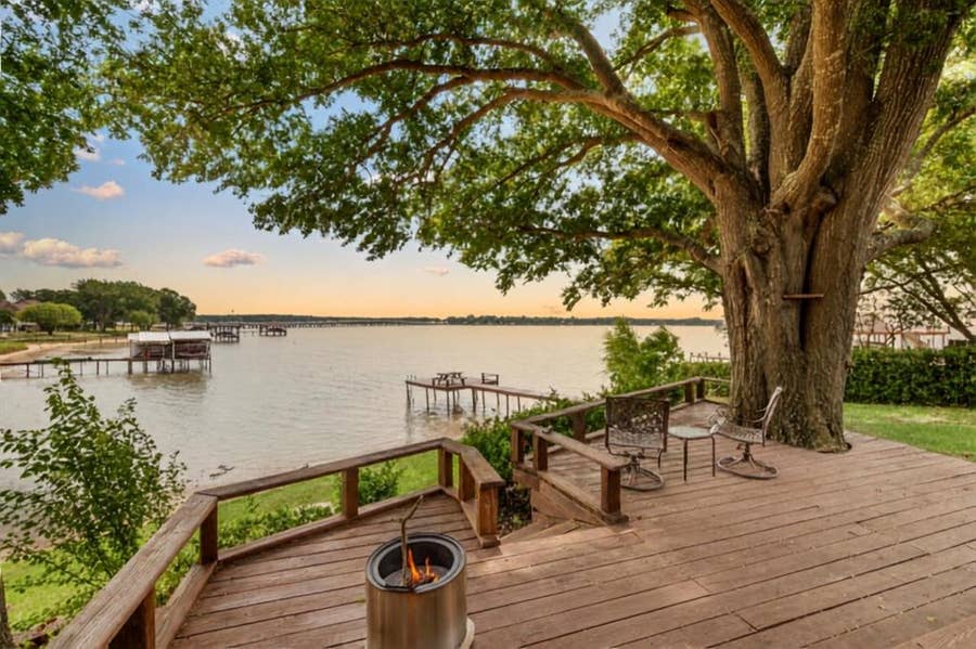 Property photo for 211 Lake Front Drive, Mabank, TX