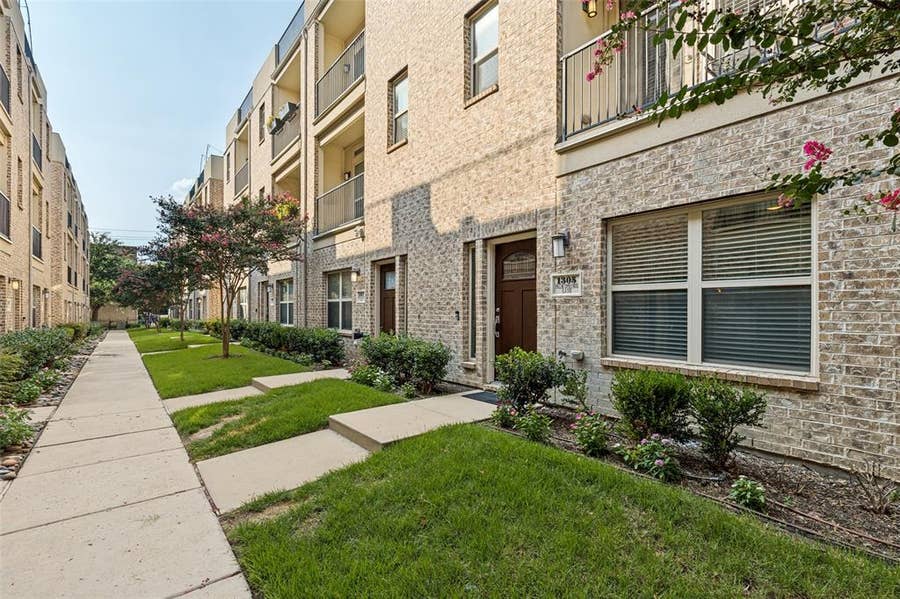 Property photo for 1305 Palm Springs Lane, Dallas, TX