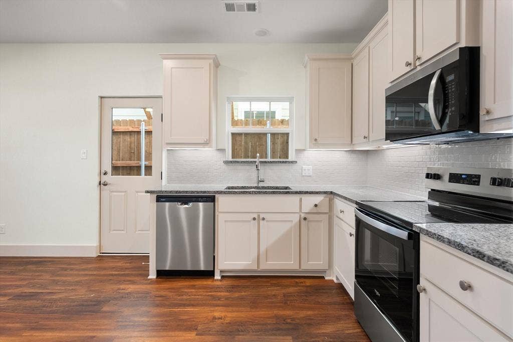 504 E Kimball Street, #2, Mansfield, TX 76063