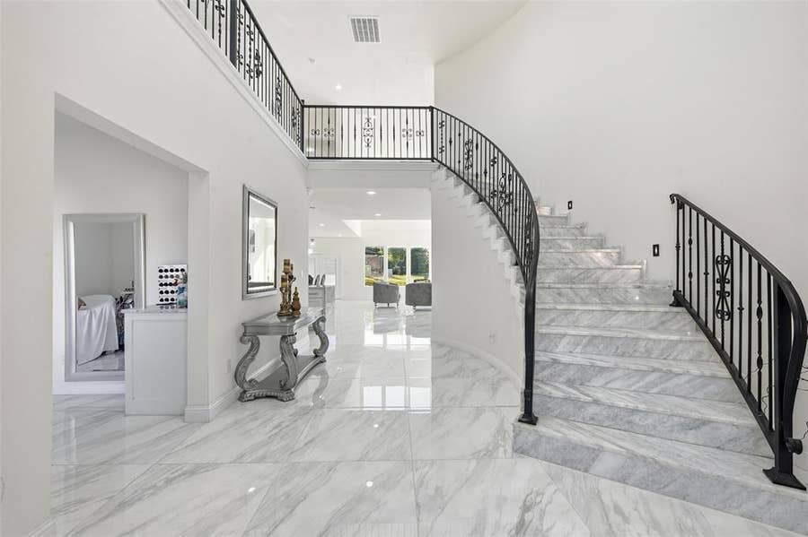 Property photo for 7725 Lakeview Circle, Fort Worth, TX