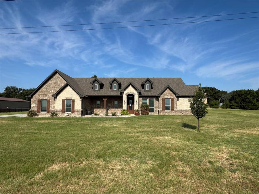 Property photo for 499 Christian Way, Azle, TX