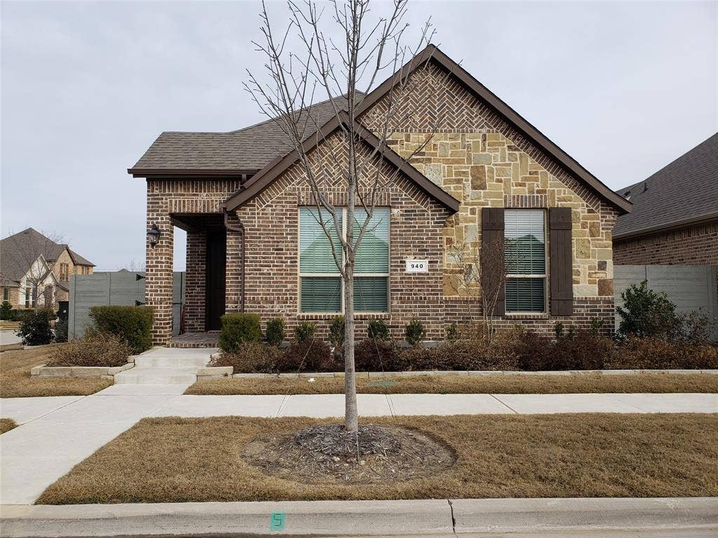 940 Parkside Drive, Argyle, TX 76226 Brick and stone façade with decorative herringbone brickwork