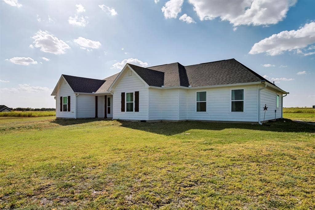 2433 Trlica Road, West, TX 76691 2433 Trlica Road, West, TX 76691