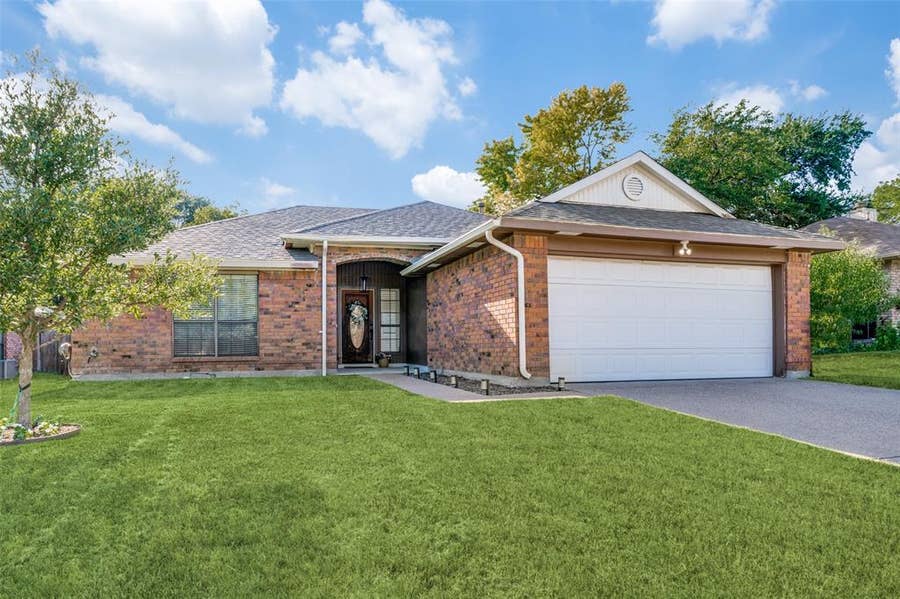 Property photo for 2113 McIntosh Drive, Garland, TX