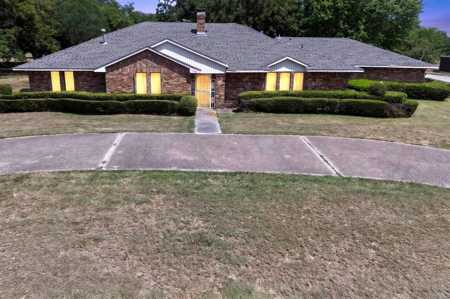 Property photo for 116 E Fork Road, Sunnyvale, TX