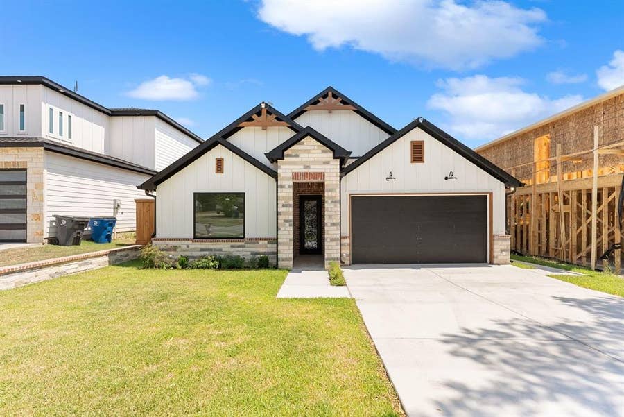 Property photo for 1334 E Kiest Boulevard, Dallas, TX