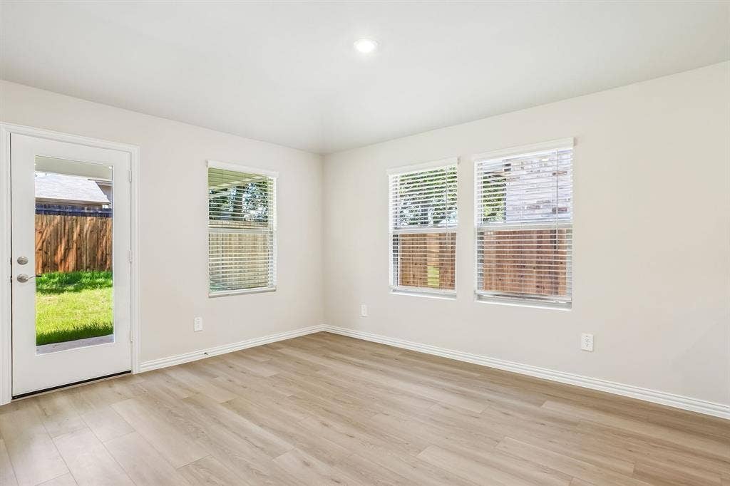 2138 Longchamp Lane, Seagoville, TX 75159 Photo is not of the actual home, but is an inspirational photo of builder’s model home and may depict options, furnishings, and/or decorator features that are not included.