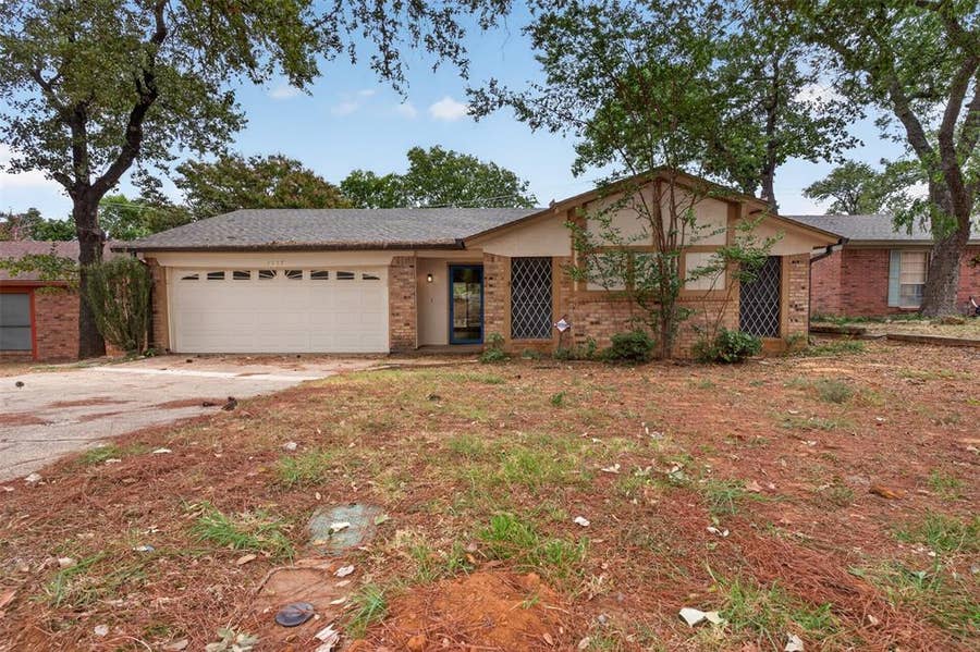 Property photo for 1117 Blue Carriage Lane N, Fort Worth, TX