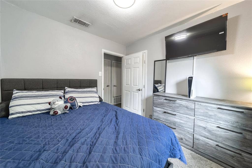 726 Royal Crest, Mesquite, TX 75149 Bedroom with carpet floors