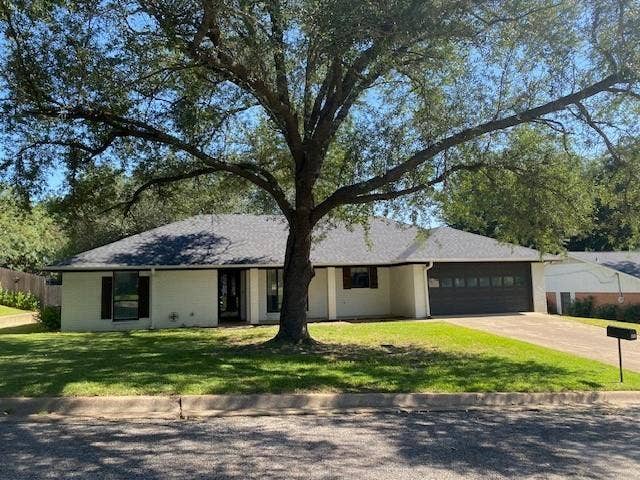 911 Kyle Drive, Athens, TX 75751 911 Kyle Drive, Athens, TX 75751