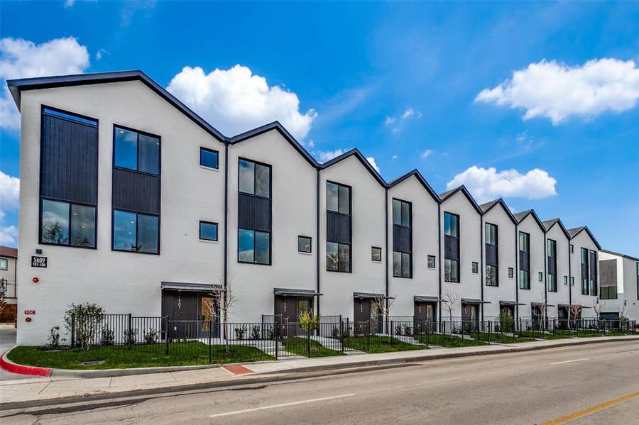Property photo for 5609 Live Oak Street, #502, Dallas, TX