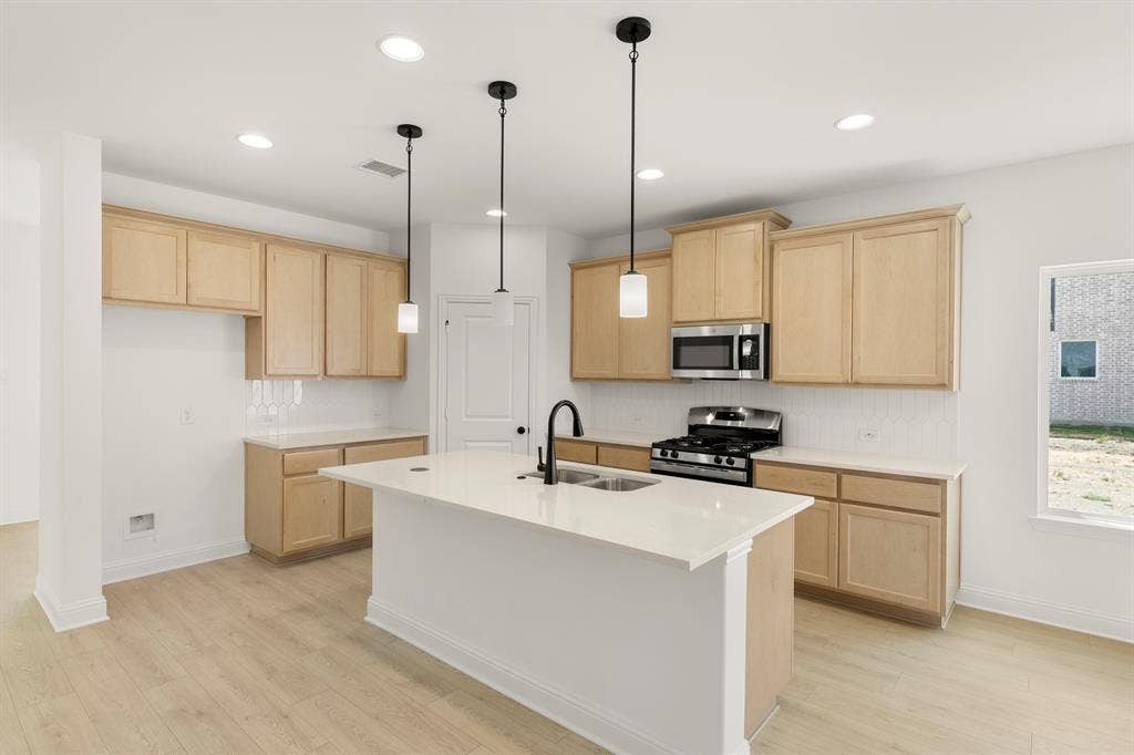 2519 Sturgis Street, Forney, TX 75126 07. 2519 Sturgis - Kitchen (2)