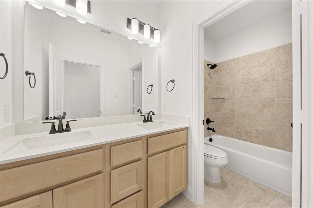 2519 Sturgis Street, Forney, TX 75126 21. 2519 Sturgis - 2ND Bath