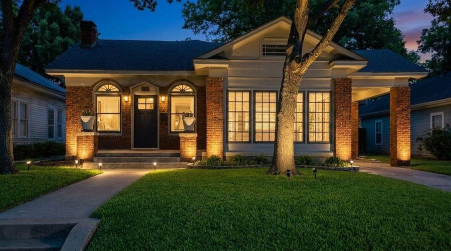 Property photo for 826 Cedar Hill Avenue, Dallas, TX